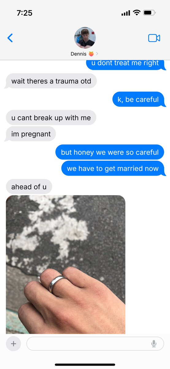 daniblrm's tweet image. today for #HucklerobbyForHealthcare I bring you this little smau set in the NoAgeGap universe.

*Robby's day off from work, told directly from his text thread with Dennis.