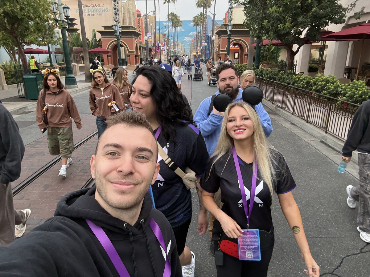 BewitchingYT's tweet photo. Having the best time at @Disneyland 🔥 thank you for hosting and having us for the Creator Celebration 🙌 @DisneyParks @XenGGs #disneyland70 https://t.co/wuqyKScqHx