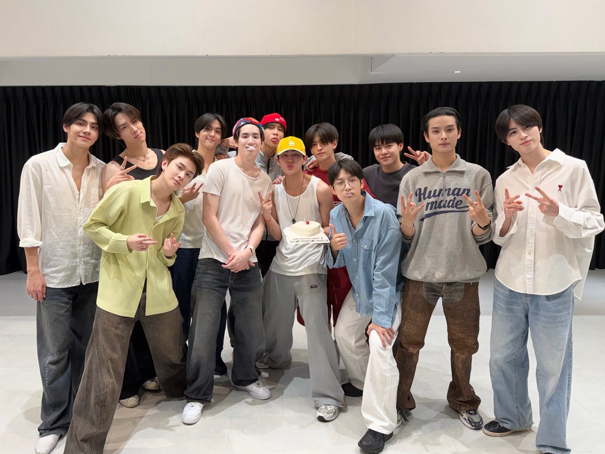 BUS because of you i shine tweet media