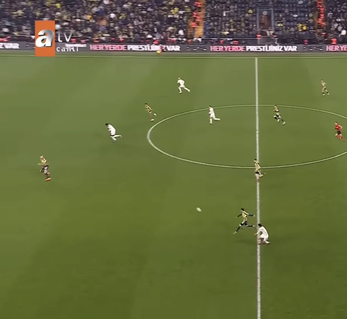 Fardazio tweet media