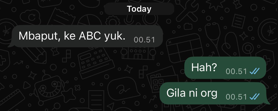 el_lidyap's tweet photo. Di tengah insomnia, org ini pasti muncul. Dan selalu ngomong ngawur. https://t.co/VFfV29lPBL