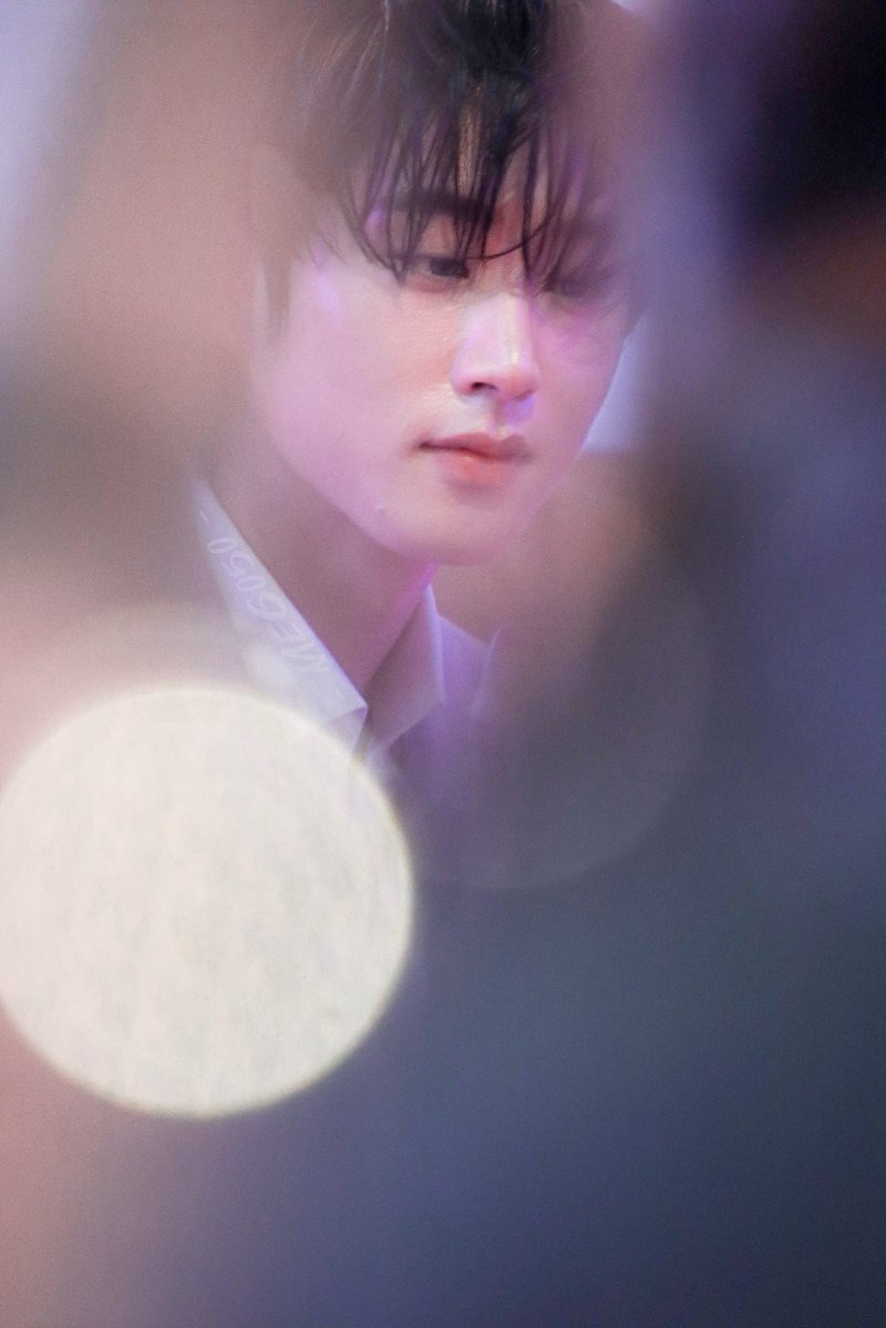 meG. | 🌃 tweet media