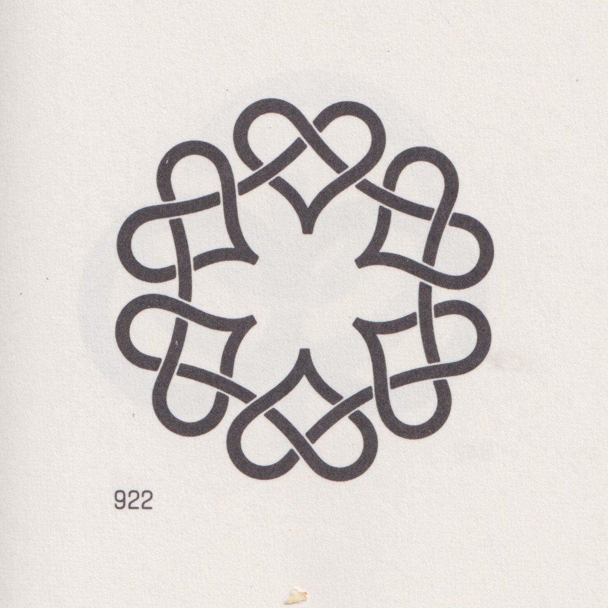 LogoArchive's tweet image. Weaving together a good idea. Discover more historical knot logos at logo-archive.org

#logos #branding #design #icons