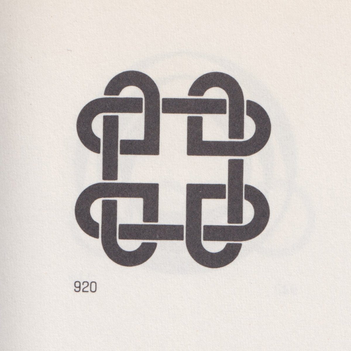 LogoArchive's tweet image. Weaving together a good idea. Discover more historical knot logos at logo-archive.org

#logos #branding #design #icons