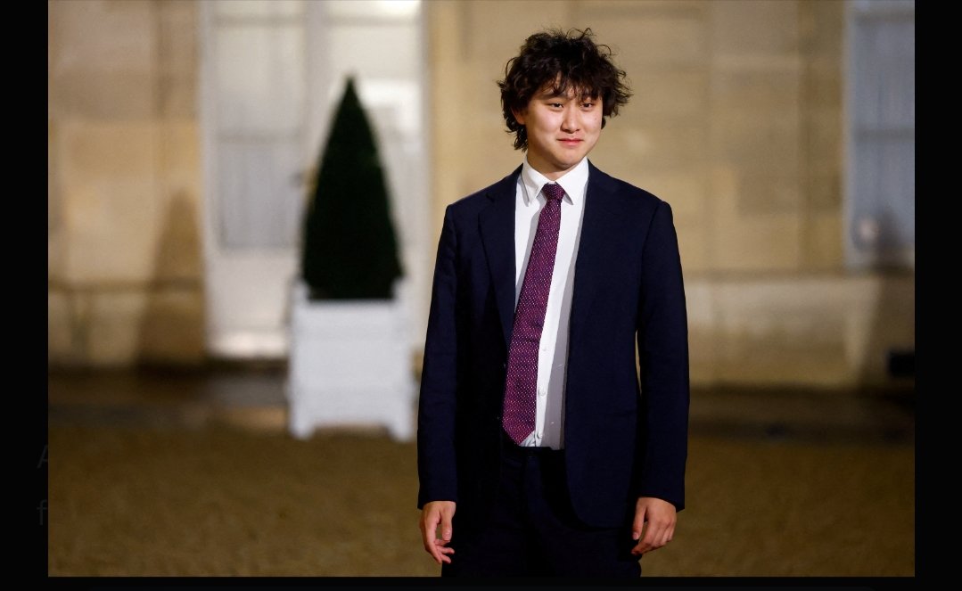 shuklarewa9082's tweet image. #Meta #stock +8% today after unveiling #Muse #Spark 
the first AI model from its superintelligence team led by #Alexandr #Wang ex Scale #AI #CEO

This is #Meta’s most serious shot yet at catching the AI leaders. Closed model. Built for speed complex reasoning in science, math &amp;amp;