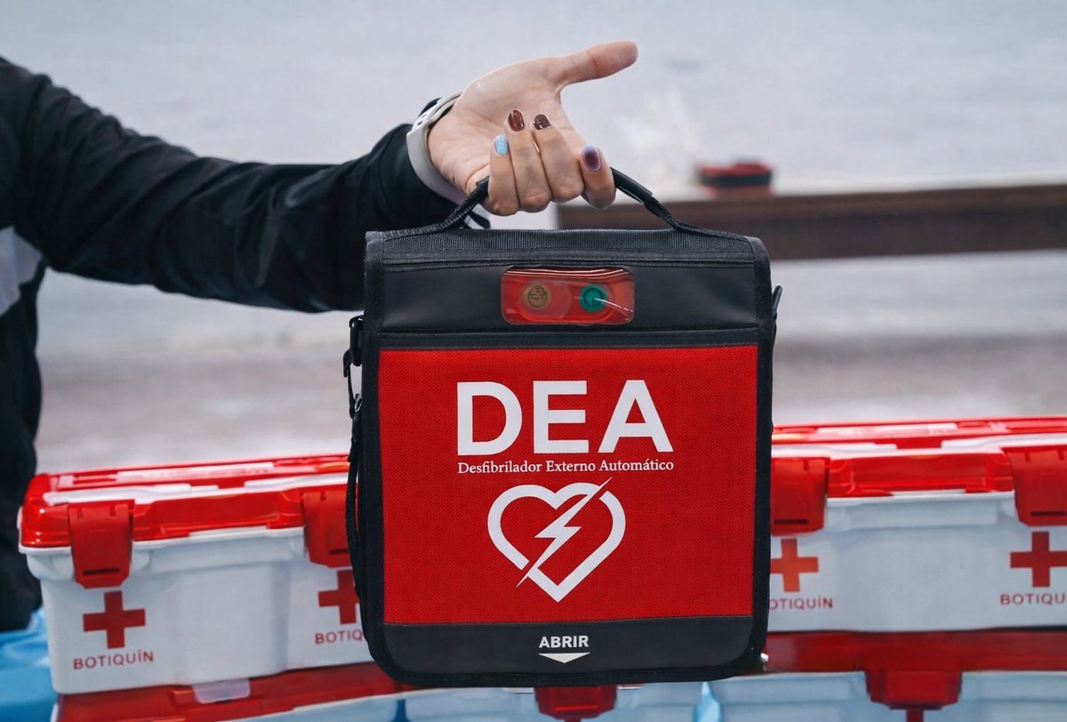 MauSerenelli's tweet image. Nueva entrega de equipamiento para los Centros Deportivos Municipales y un DEA que refuerza el cuidado y la prevención.
Articulación público-privada para acompañar el deporte en cada barrio.
El impacto llega donde más importa: a la gente. 
#MS🧉