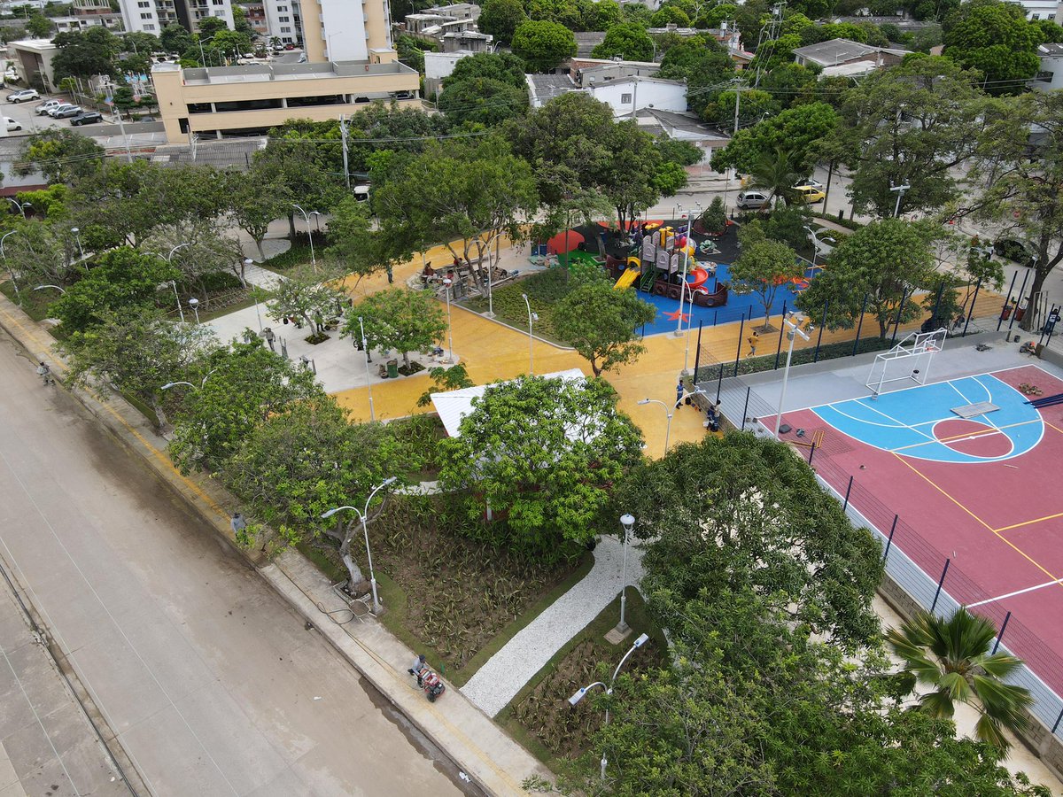 AlejandroChar's tweet photo. ¡Una vez más, Barranquilla es reconocida como Ciudad Árbol del Mundo!

Este reconocimiento internacional, otorgado por la Arbor Day Foundation y la FAO por sexta vez, destaca el compromiso de nuestra ciudad con un desarrollo que piensa en el futuro y en las nuevas generaciones.

Con la siembra de más de 200 mil árboles, seguimos avanzando hacia una Barranquilla más verde, sostenible y en armonía con su entorno.
Una razón más para confirmar que #BarranquillaEstáDeModa y que estamos construyendo, entre todos, la ciudad que soñamos.