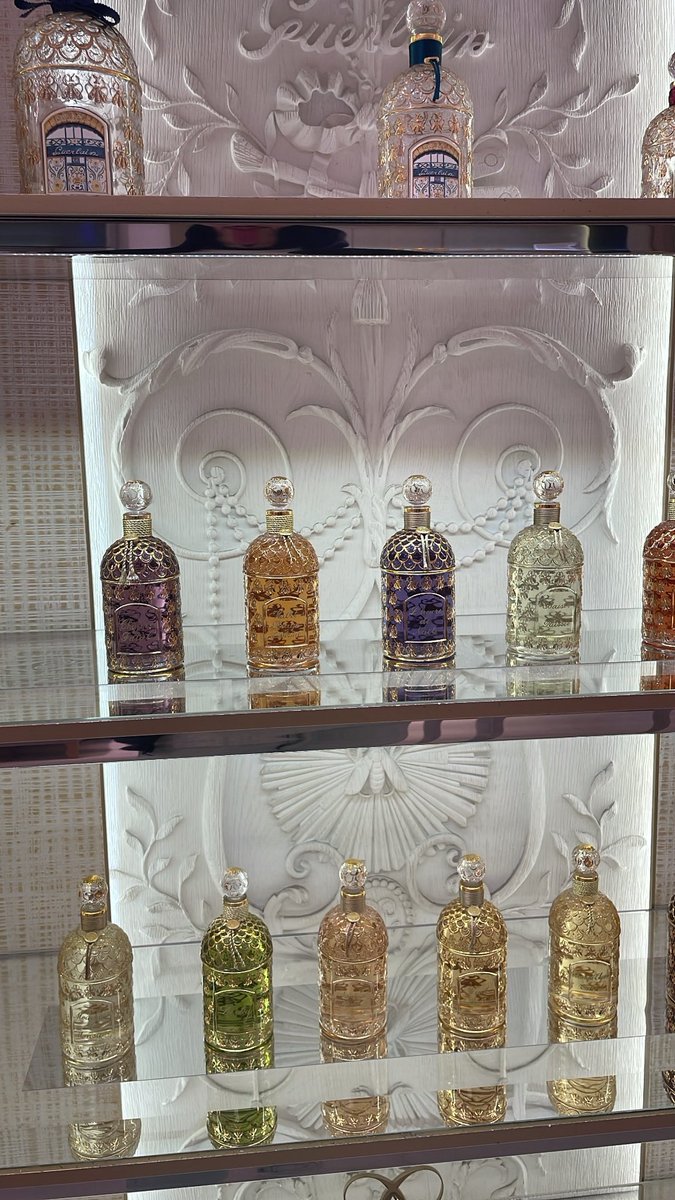 Ocho_parfum's tweet photo. C’est tellement la plus belle maison de parfum https://t.co/y5GFo6Gbyy