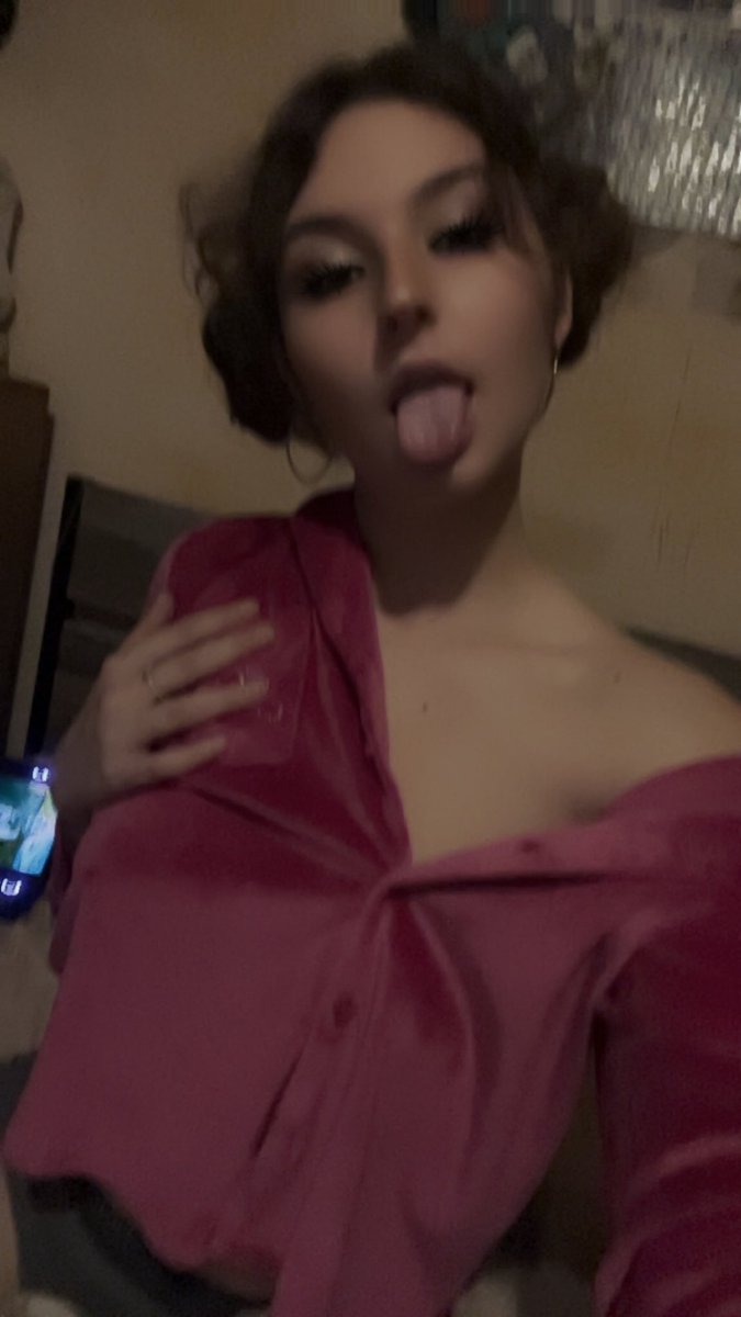 Bri_baby33's tweet photo. Fuck yessssss I do ship out my worn socks, panties, clothes and more hmu for all your requests I’m also Avalabe for content request
#sellingsocks #feetworshi̇p #pantie #sweatworship #piggy #payme #domcore #sluts #content https://t.co/vMb6lNlA1R
