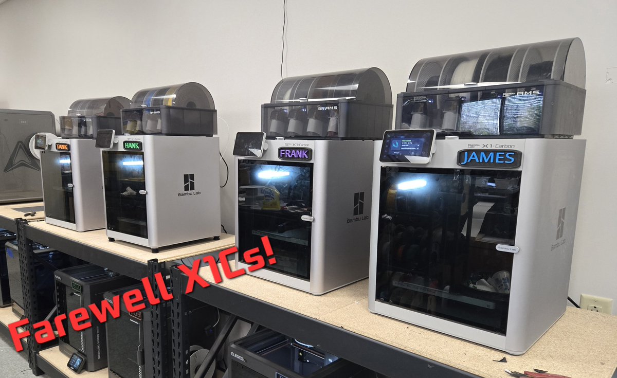 furbittenStudio's tweet image. The x1c was something insane when it came out. Made a heck of a change for me an my work. Boys, you have served me well an racked up tons of hours. But your time has come to retire as you have been officially phased out. Your new homes to be casual printers awaits you! 

P2s