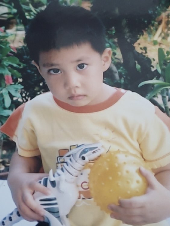 𝗮𝗿𝗼𝘂𝗻𝗱 𝘁𝗼𝗽. tweet media