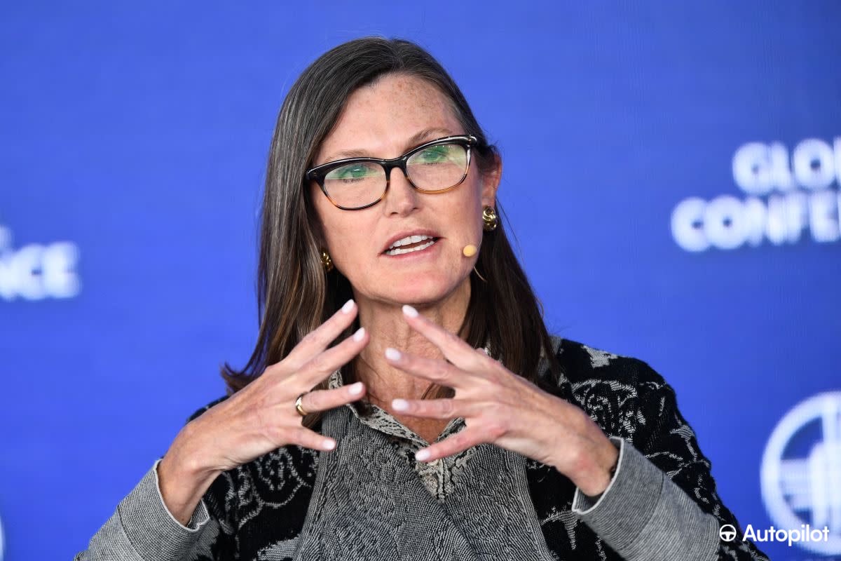 Michael Burry Stock Tracker ♟ tweet media