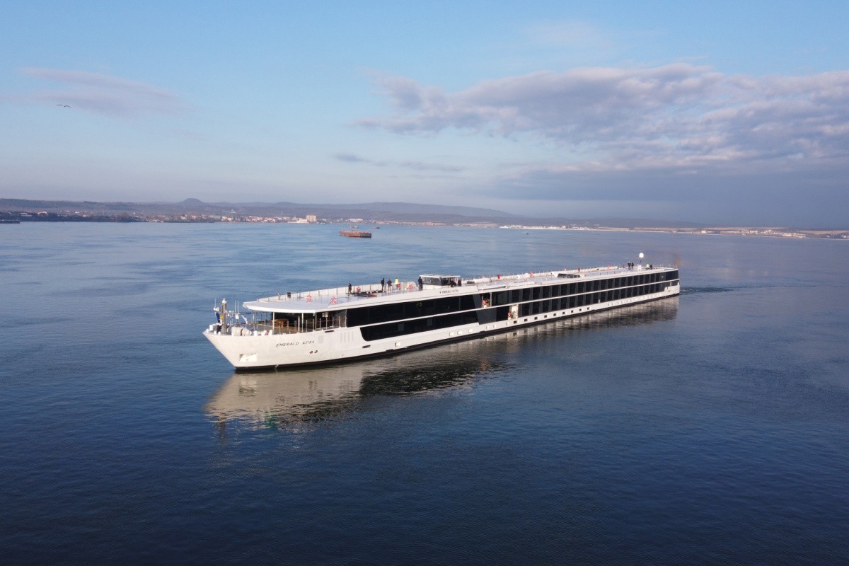 PAX_news's tweet image. #Emerald marks two ship milestones with Kaia launch, Astra trials. paxnews.com/news/cruise/em…