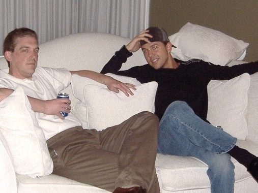 JonathanSackett's tweet photo. Neil, my college roomie sent me this last night. An old pic from my home downtown #Chicago - I think I had a headache from the night before! https://t.co/ZebL9ZpIkL