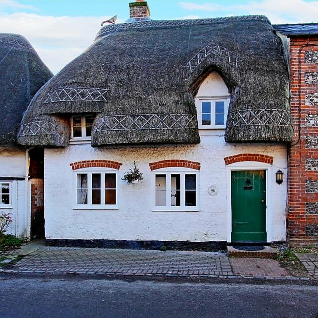 English Cottages tweet media