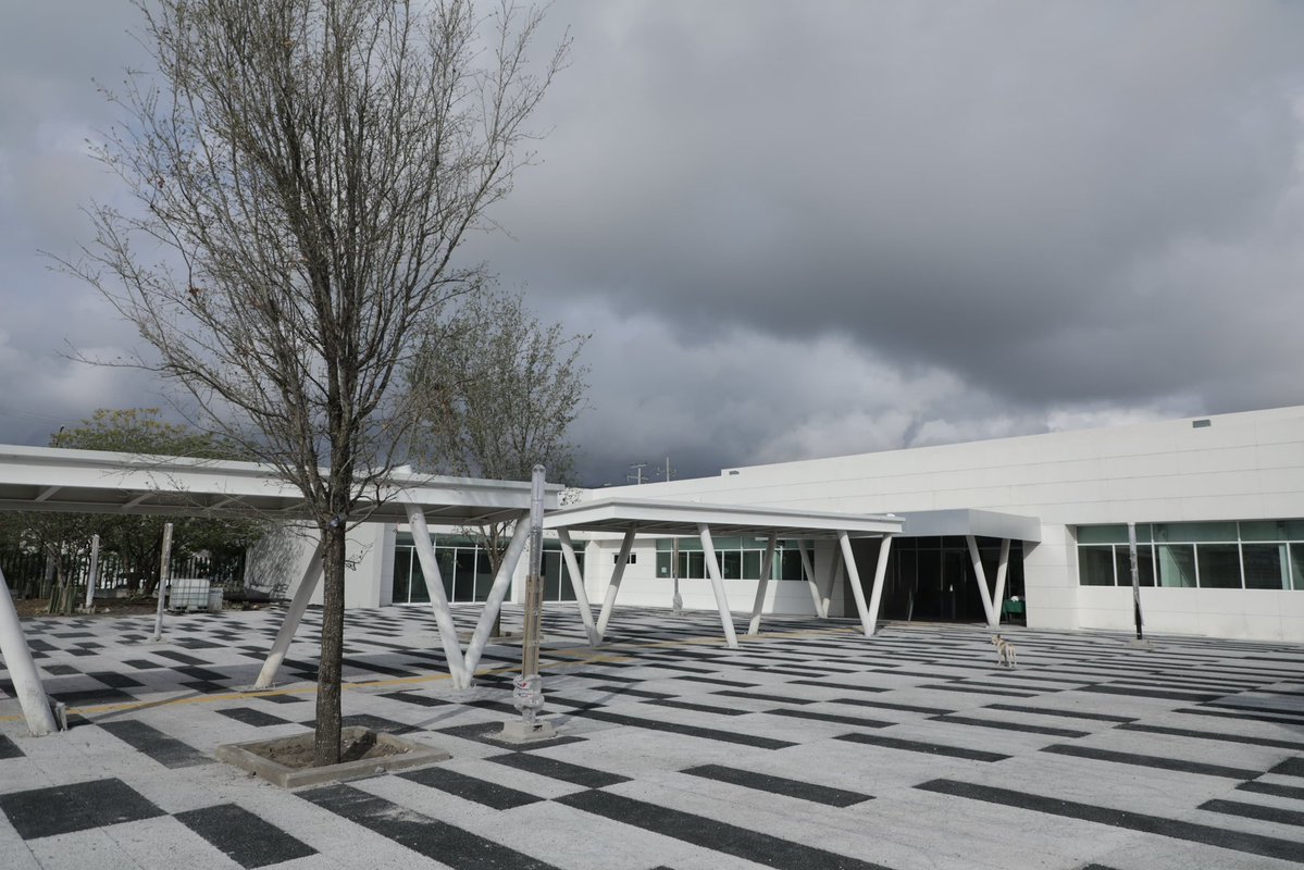 Tu_IMSS's tweet image. Visita de supervisión a la obra de la Unidad de Medicina Familiar No. 74 del #IMSS en Juárez, Monterrey, #NuevoLeón. 🏥

Esta unidad fortalecerá la atención médica en la región, con 19 consultorios, servicio de tiempo completo —incluidos fines de semana— y admisión continua para