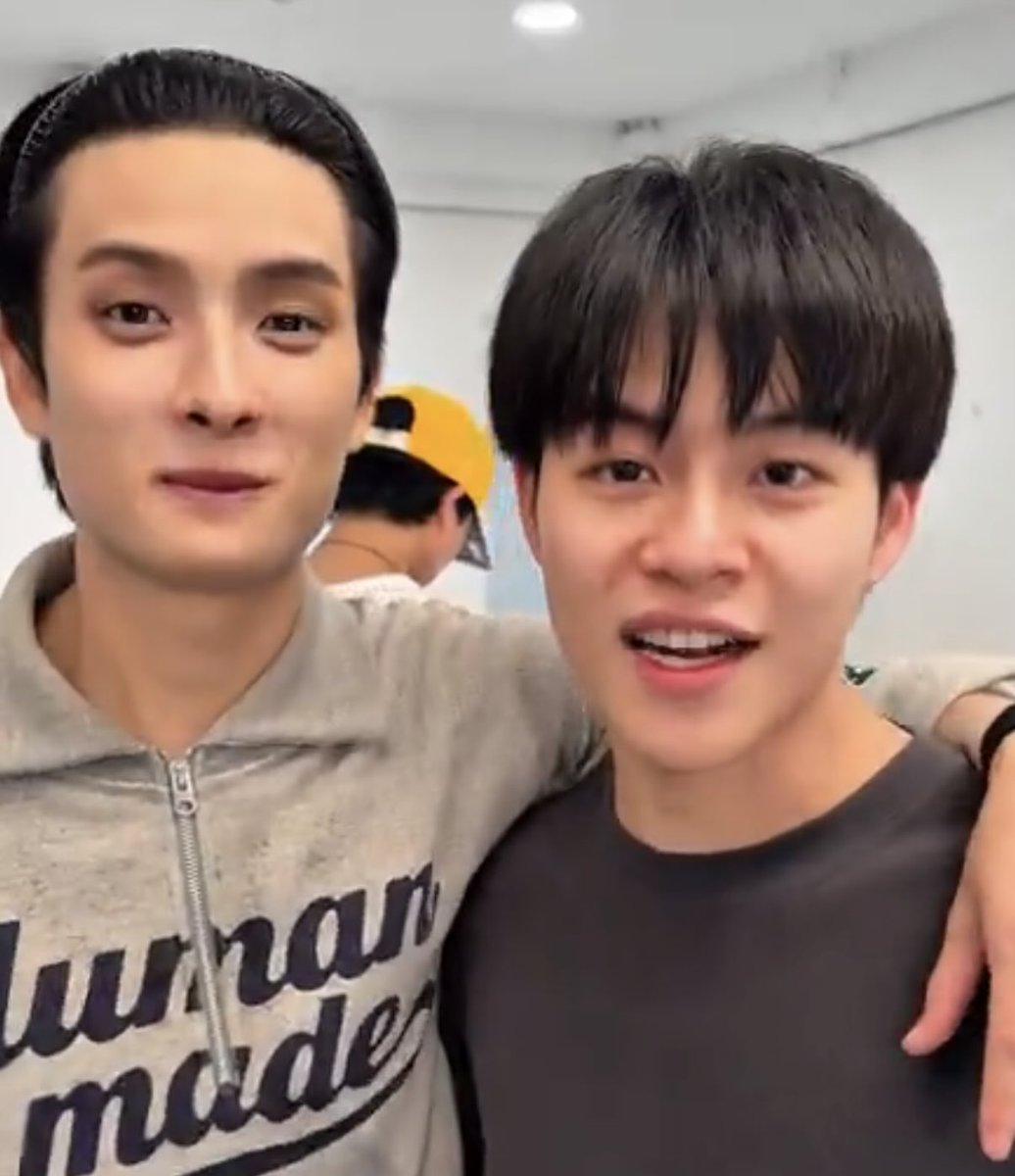 พอมอ ᙏ̤̫ tweet media