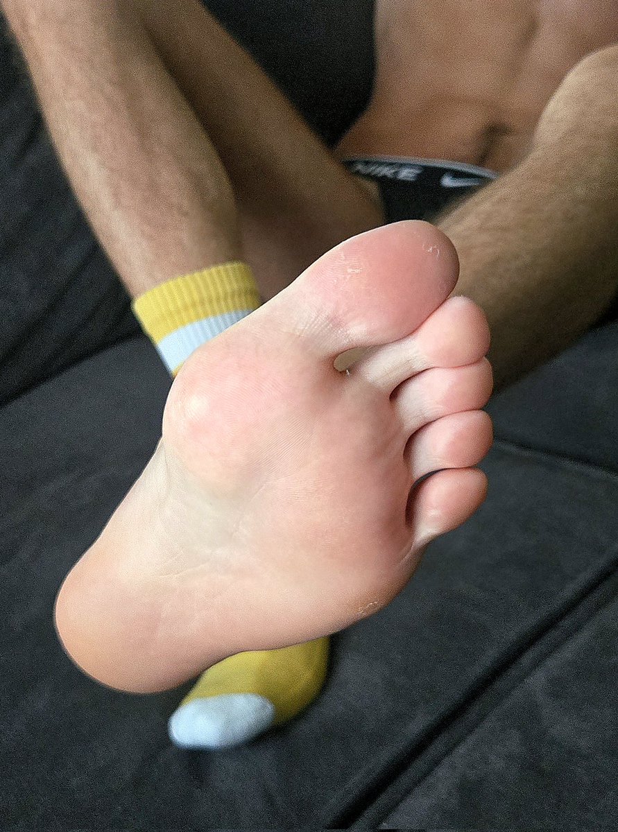 AdDick_Feet's tweet photo. @jivesolebro Just chilling 😋🫠🫦 https://t.co/Lkn12WCIIO