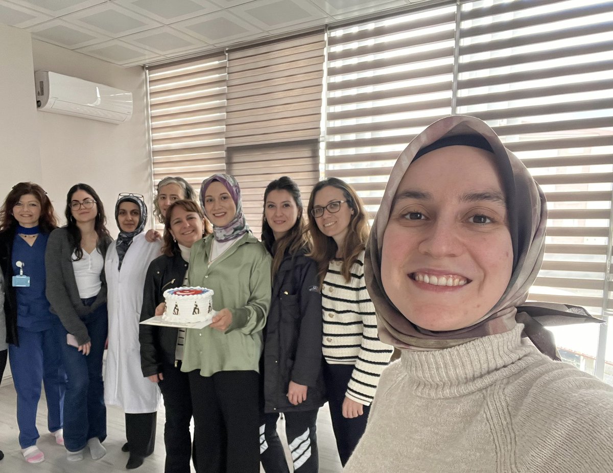Tssbartin's tweet photo. #fizyoterapist arkadaşlarımızın gününü kutladık @OnderKahveci @KUBLAY76127836 @turksagliksengm https://t.co/u15bEb8Gpu