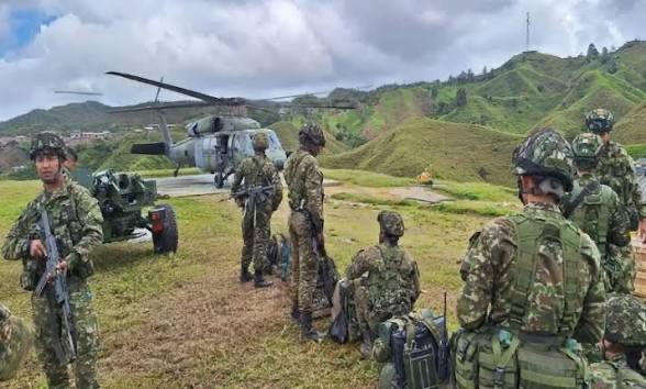 Tres soldados heridos en Briceño, Antioquia, después de un ataque con explosivos. Al parecer desde tres drones las disidencias del 36  lanzaron ocho artefactos. 

Previo se había presentado un combate en la vereda Travesías.