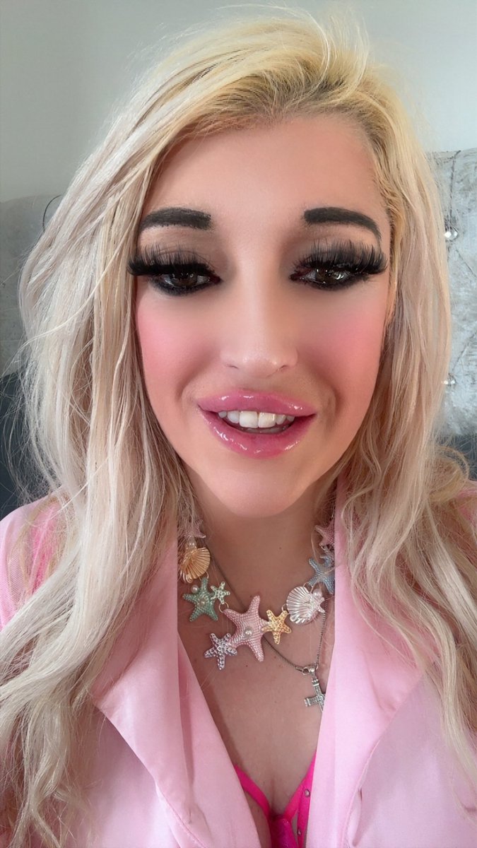 Queen Bad barbii tweet media