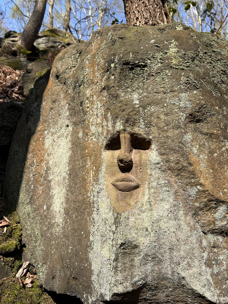 HellingtonBoots's tweet photo. More #StoneFaces from #StorrsMill today ๐ฟ๐ฅพ๐
#LegsAndLaces https://t.co/3PCoHIOtJL