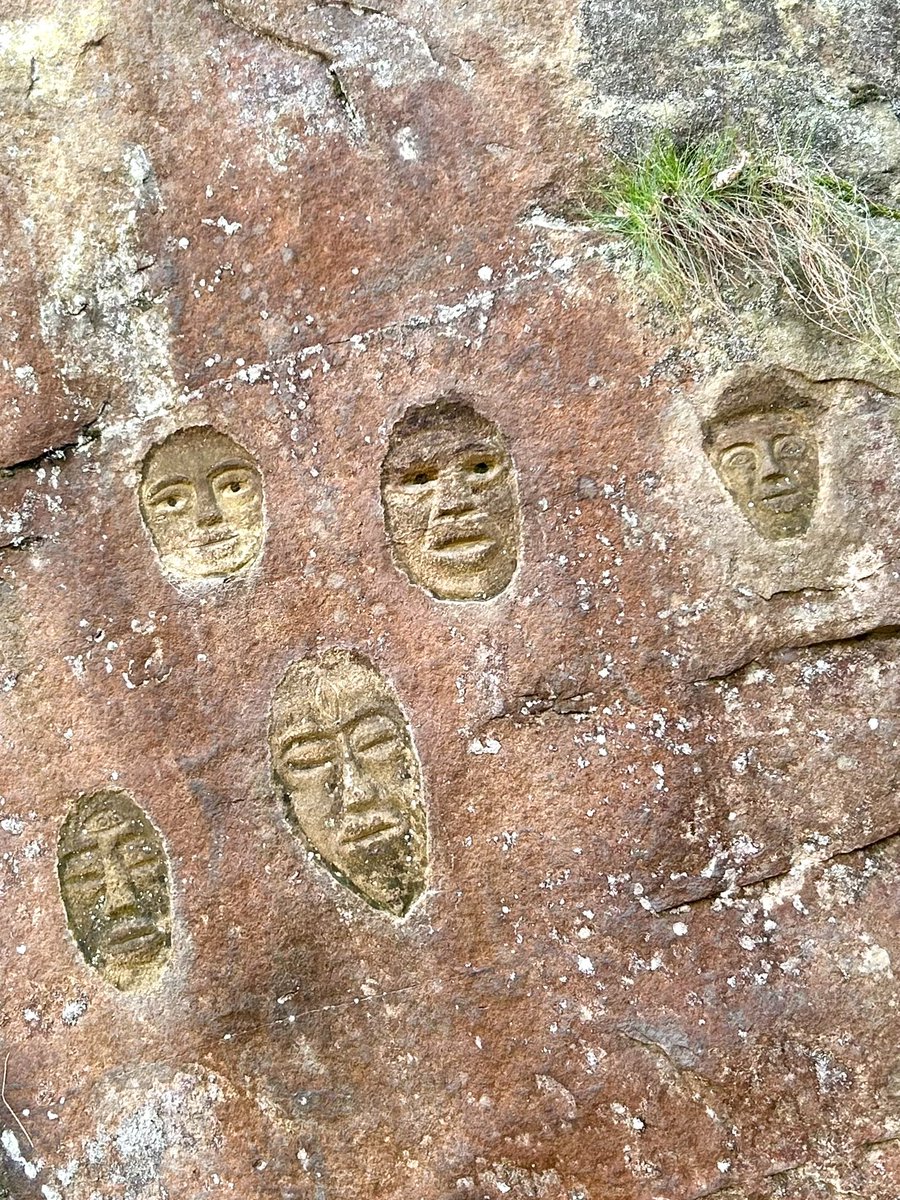 HellingtonBoots's tweet photo. More #StoneFaces from #StorrsMill today ๐ฟ๐ฅพ๐
#LegsAndLaces https://t.co/3PCoHIOtJL
