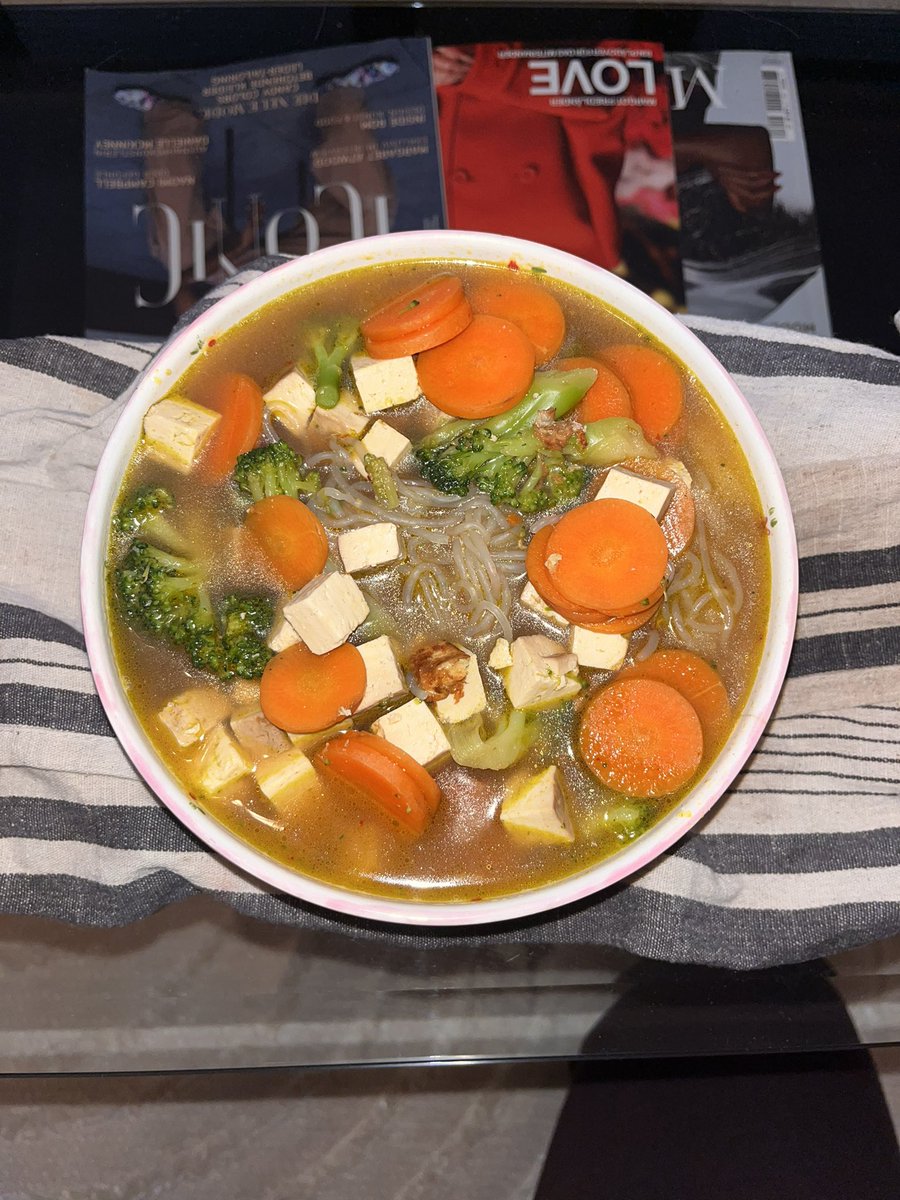 lynn ☆ tweet media