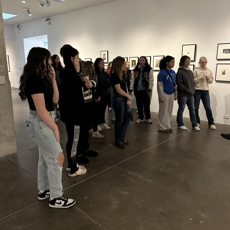 BHSBigReds's tweet image. 40 artists got to attend a printmaking workshop and enjoy a guided tour at the Andy Warhol Museum in Pittsburgh today. #letsgoreds #makinghopehappen #next100
