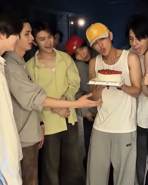 yourbabe! 🐈‍⬛💘 tweet media