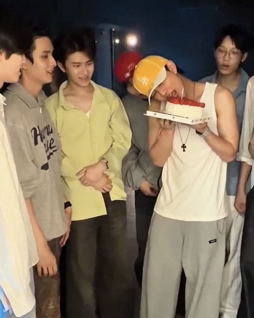 yourbabe! 🐈‍⬛💘 tweet media