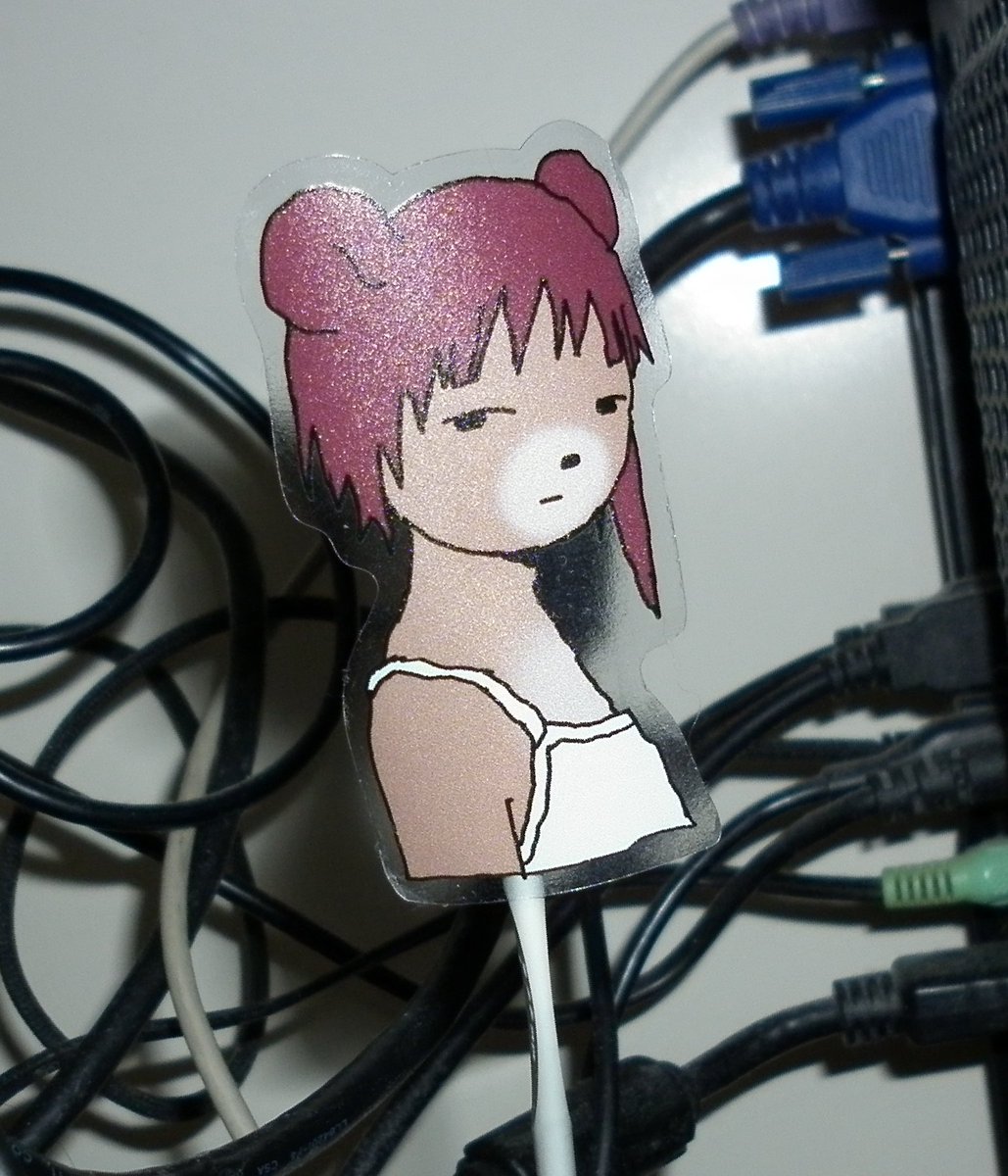 rin03022020's tweet photo. lain the bear 🔌 https://t.co/XgwvCO2len
