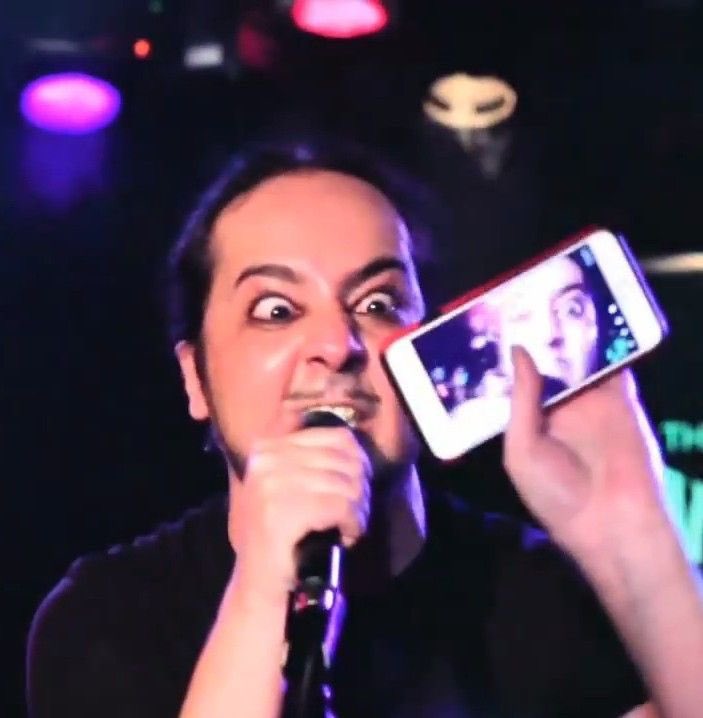 daron malakian nip slip tweet media