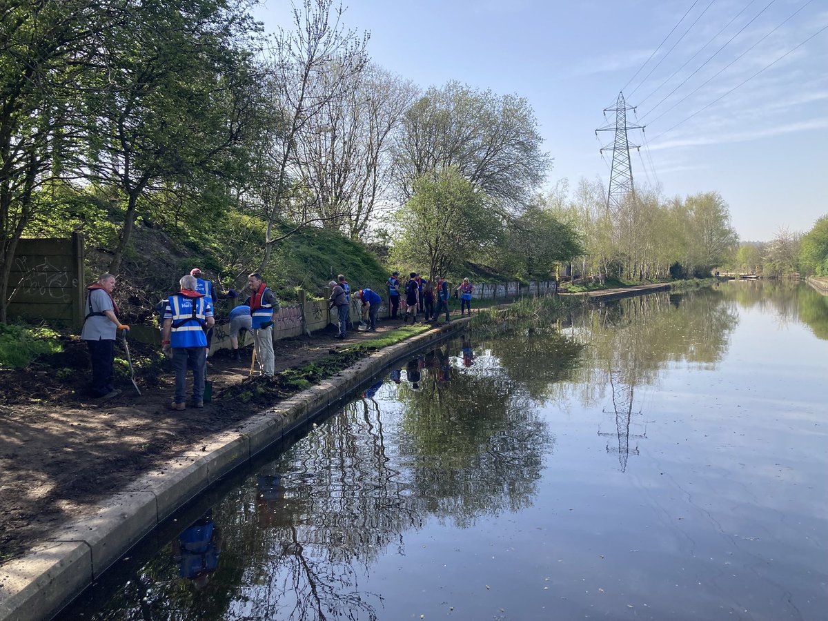 Blue loop tweet media