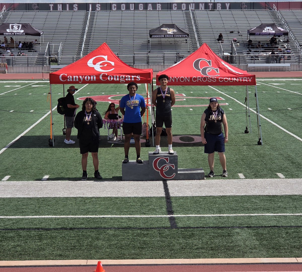 PinonesRuby's tweet photo. Your shot put District Champ, with a new PR of 55'9 off to Area we go... #TeamPinones #Pinonesbrothers #Nofinishlines #Shotput https://t.co/NPvztt7u74