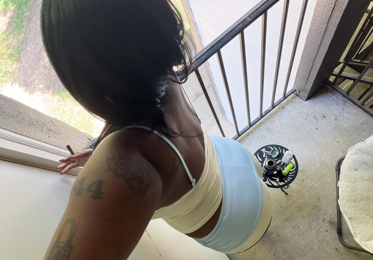 v ☠︎︎ tweet media