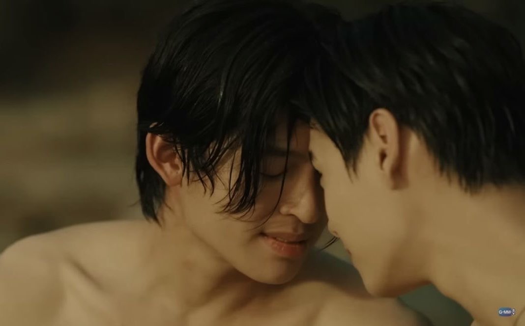 nuravit ✮ tweet media