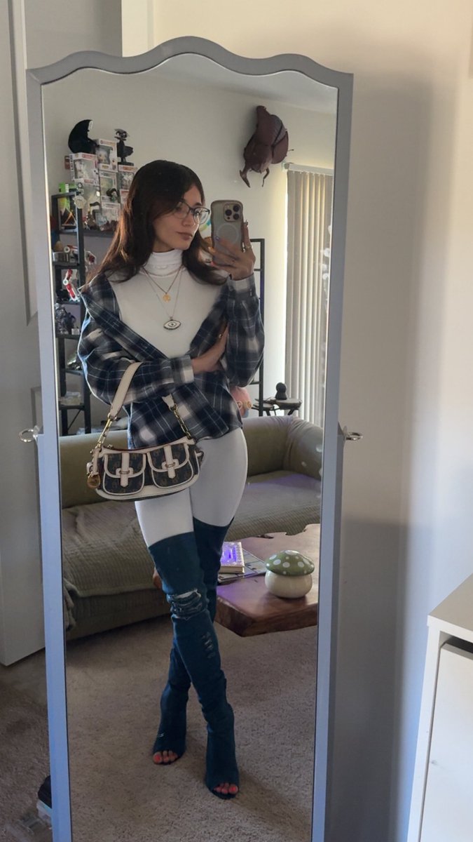 Jadelive tweet media