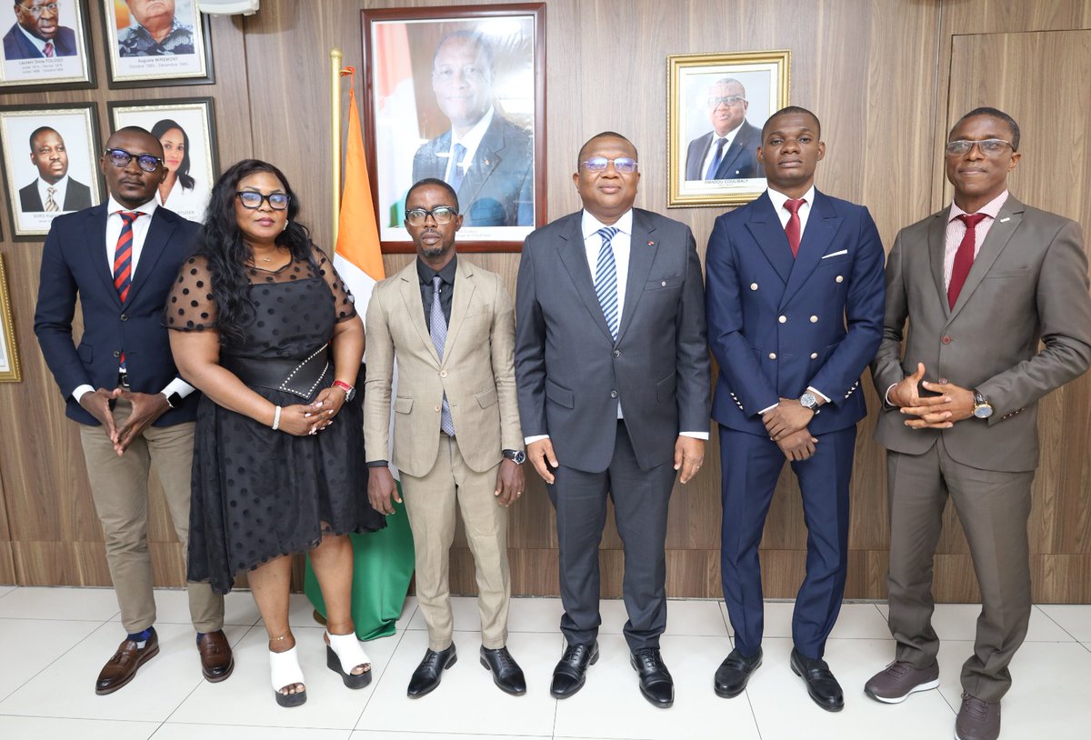 MINCOM_CI's tweet image. 4/4
Le ministre a réaffirmé l’engagement du Gouvernement, sous la vision du Président Alassane Ouattara, à protéger les droits fondamentaux et à préserver l’intégrité de l’information.
#DroitsDeLHomme #Information #Démocratie #MICOM #Gouvernance