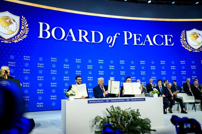 BRAVENEWEUROPE1's tweet image. Sickening that when Trump and his buddies see the ruins of Gaza, dollar signs flash before their eyes

Mimi Syed @Memers1st Alexander Smith

Is Board of Peace handing Gaza over to private contractors?

braveneweurope.com/mimi-syed-alex…

#Geopolitics #GazaHolocaust #GazaGenocide