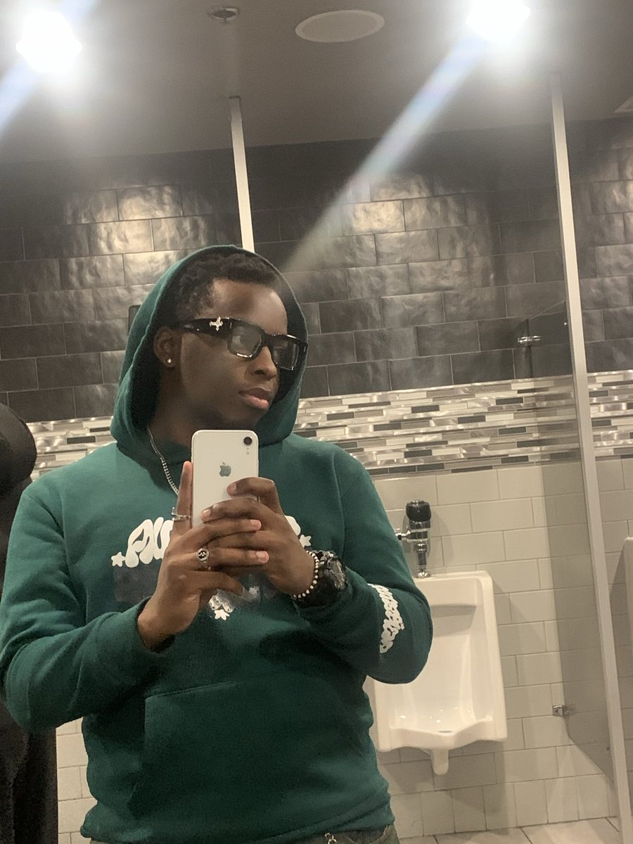 ItsjusquaChill's tweet photo. Shiii i been coolin fr￼ https://t.co/Wr2JCTPGqj