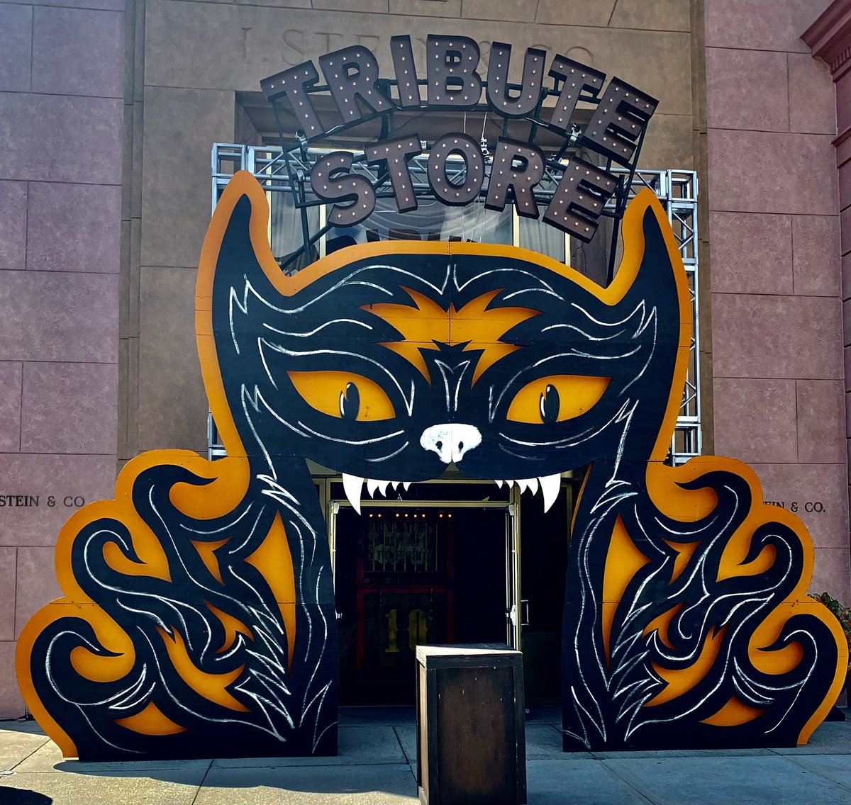 Forever Freaks Of Halloween Horror Nights tweet media