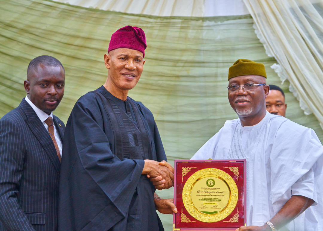 Apoti-Eri tweet media