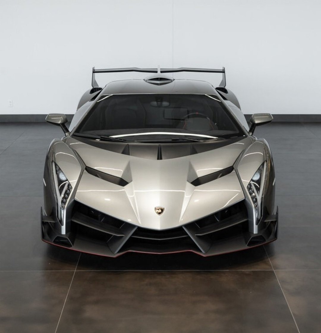DailyLamboTM's tweet photo. Lamborghini Veneno https://t.co/OTs4zZpZvW