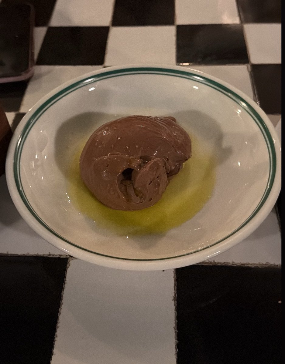 demotivational speaker tweet media