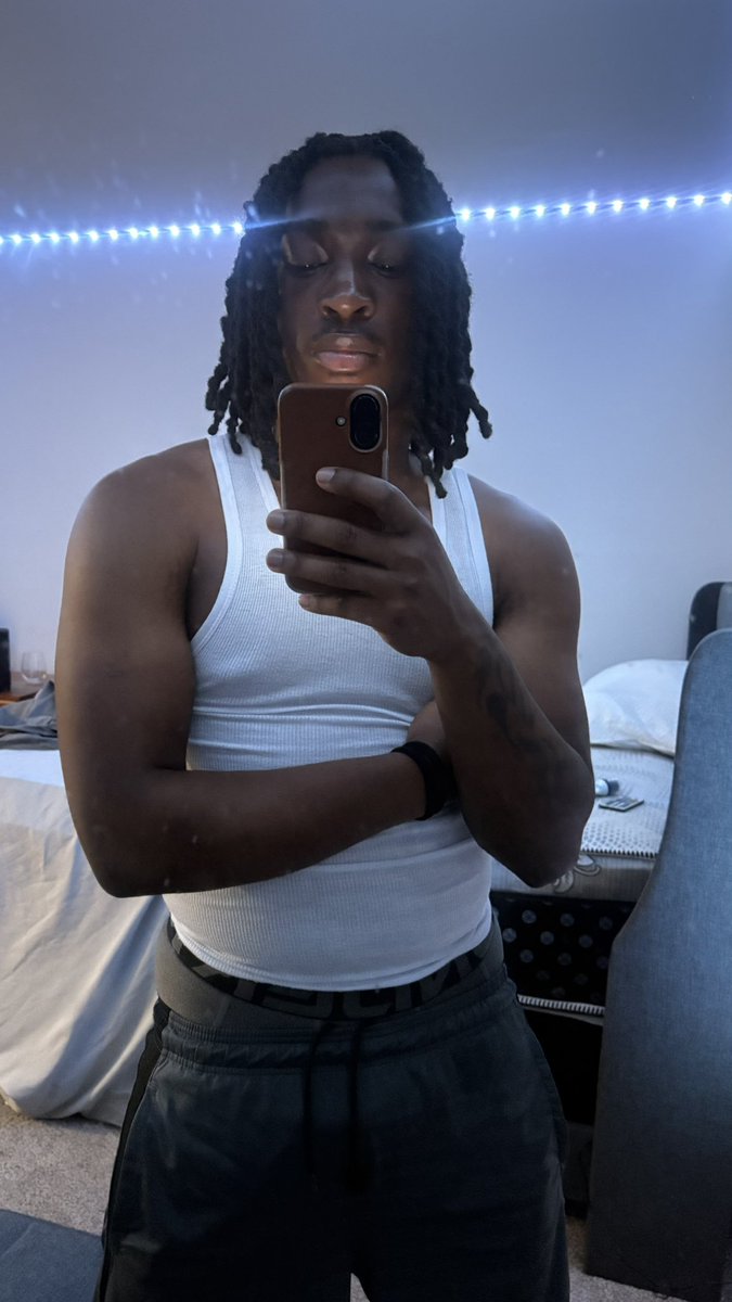 TheGuyC10's tweet photo. Yearly post https://t.co/WtvEIqkjnR