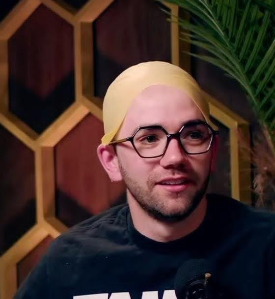 𝔚𝔥𝔦𝔱𝔢𝔅𝔢𝔞𝔯𝔡 tweet media