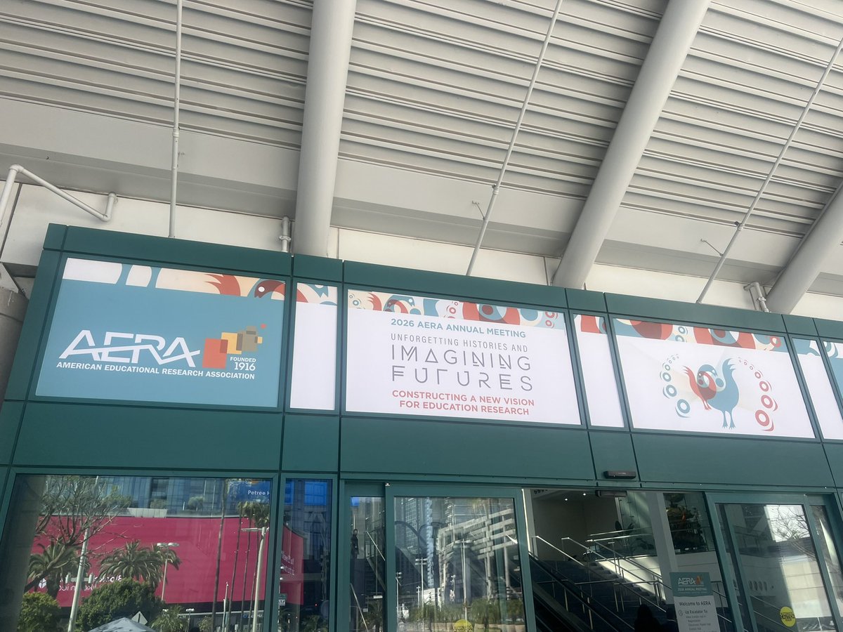 calibrateEd's tweet photo. It’s conference time! 
We are checked in and ready!
Hello Los Angeles 👋🏽 https://t.co/aF6apT1edB