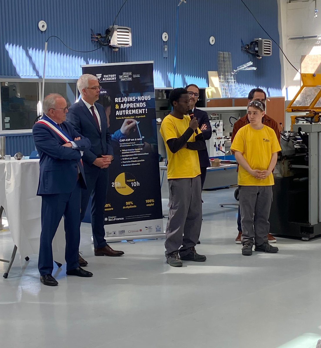 Prefet95's tweet image. 🏭🎓 #Emploi #Formation | Inauguration de l’école de production d’Argenteuil, en présence de @prefet95

🎯 Former des jeunes de 15 à 18 ans aux métiers de l’industrie, par la pratique et en conditions réelles.

✅ Un levier concret pour l’insertion professionnelle
💶 Plus d’1 M€