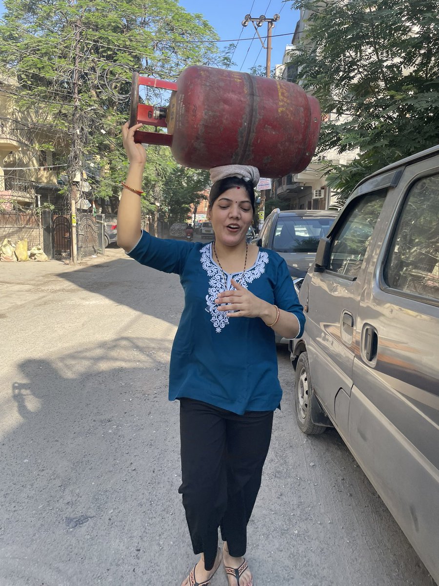 _madanlal_'s tweet photo. Iran US War| Will There Finally Be An End To LPG Crisis Hitting Indian H... https://t.co/AJdSXWsEEp via @YouTube https://t.co/ettvyPse9Q